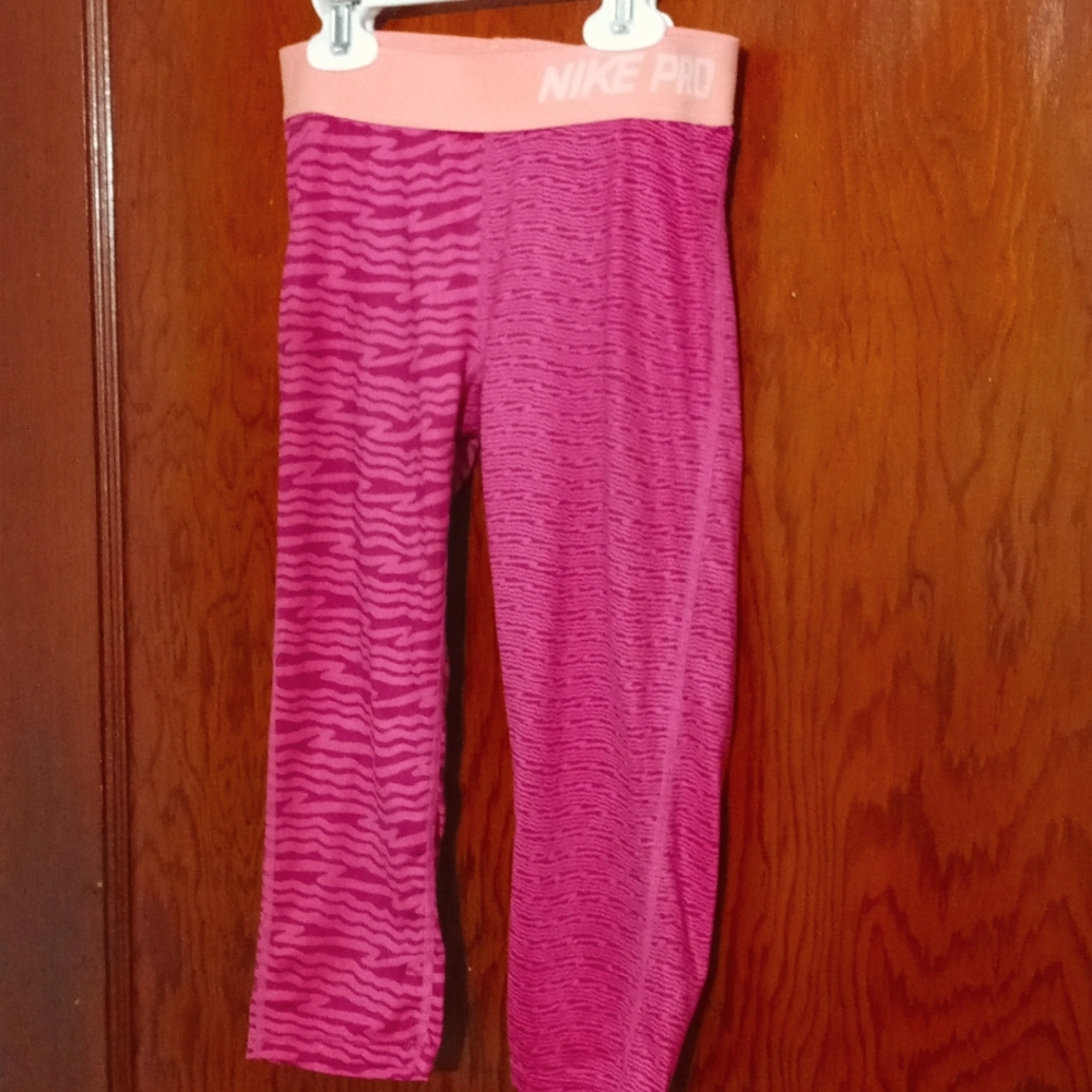 Girls Nike leggings